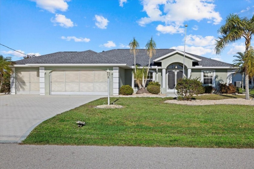 POOL. NEW ROOF. GOLF COURSE  CANAL VIEWS. 3-CAR GARAGE. Welcome - Beach Home for sale in Rotonda West, Florida on Beachhouse.com