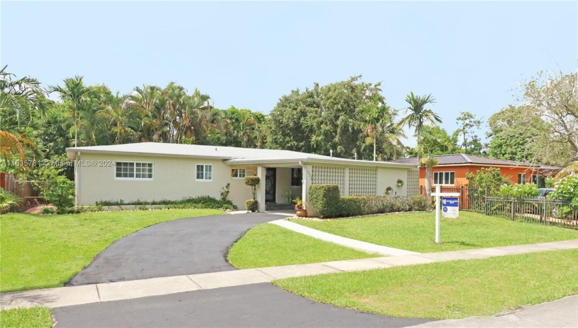 BACK ON THE MARKET! PRISTINE CHARMING UPDATED 3 BEDROOM 2 - Beach Home for sale in North Miami, Florida on Beachhouse.com