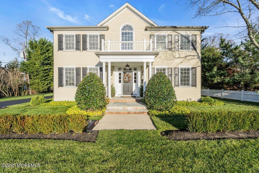 Discover a stunning home in Rumson, NJ, boasting exceptional - Beach Home for sale in Rumson, New Jersey on Beachhouse.com