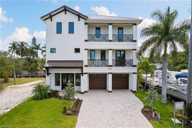 Nestled in a prime waterfront location, just minutes from Bonita - Beach Home for sale in Bonita Springs, Florida on Beachhouse.com