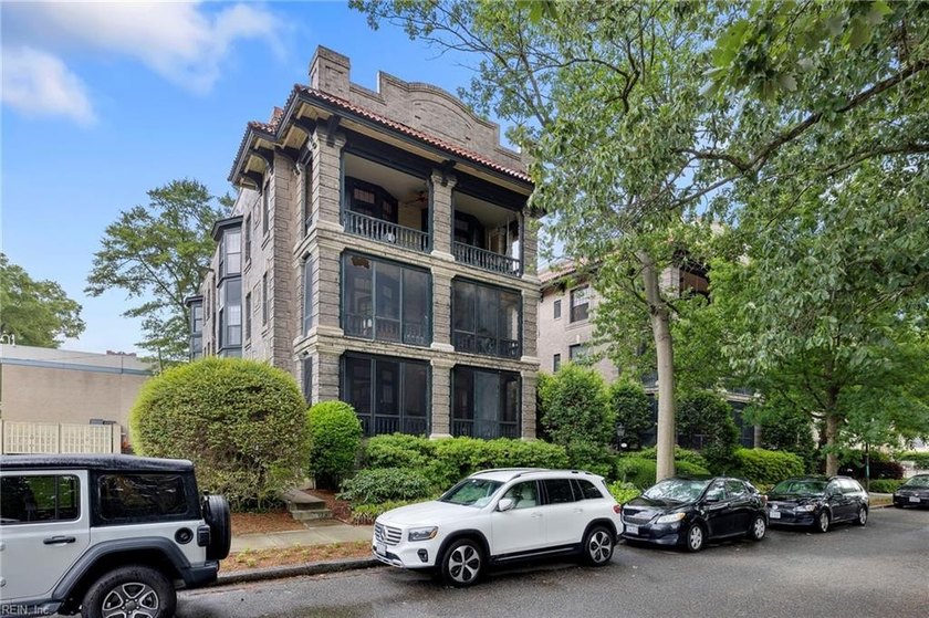 Amazing opportunity to own a top-floor unit in the historic - Beach Townhome/Townhouse for sale in Norfolk, Virginia on Beachhouse.com