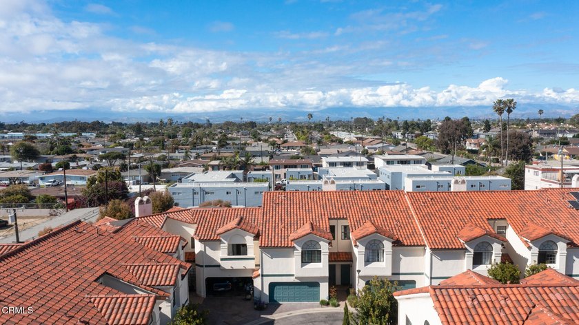 Live near the beach!  Welcome to this bright, cheerful and - Beach Condo for sale in Port Hueneme, California on Beachhouse.com
