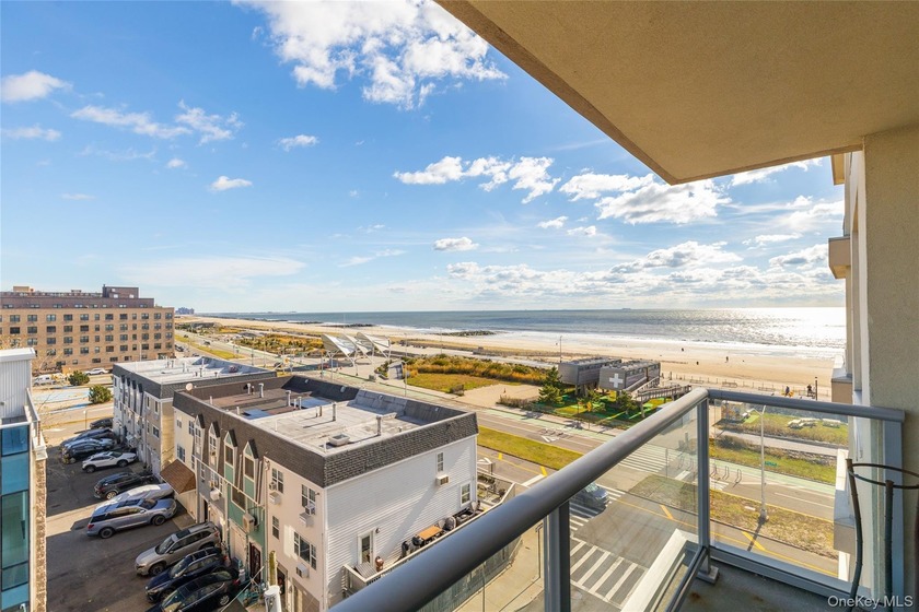Welcome to Ocean One. This bright, 6 floor condo offers ocean - Beach Condo for sale in Far Rockaway, New York on Beachhouse.com