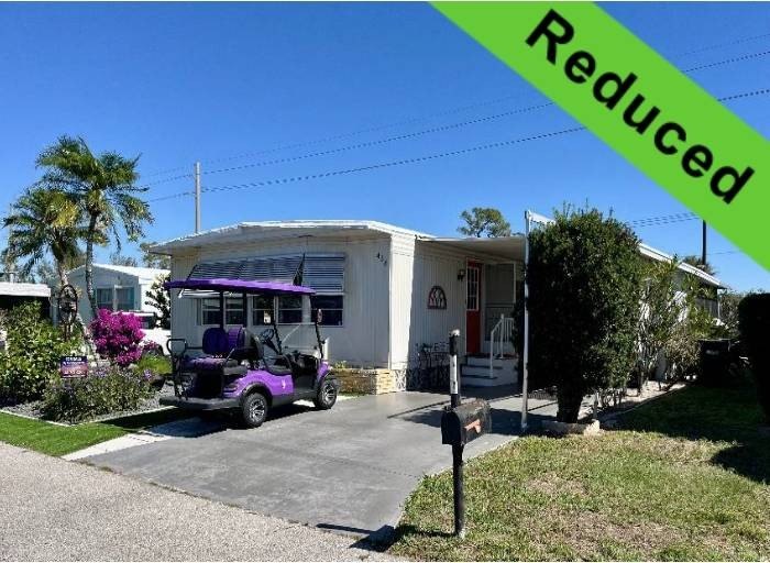 Spacious 2-Bedroom Home with Dual Living Areas & Enclosed Lanai - Beach Home for sale in Venice, Florida on Beachhouse.com