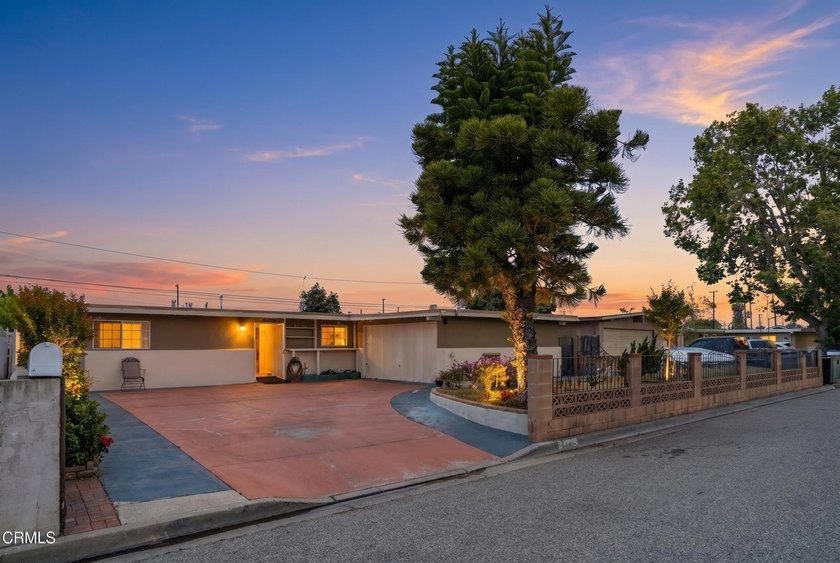 Opportunity awaits in the heart of El Rio! This inviting home - Beach Home for sale in Oxnard, California on Beachhouse.com
