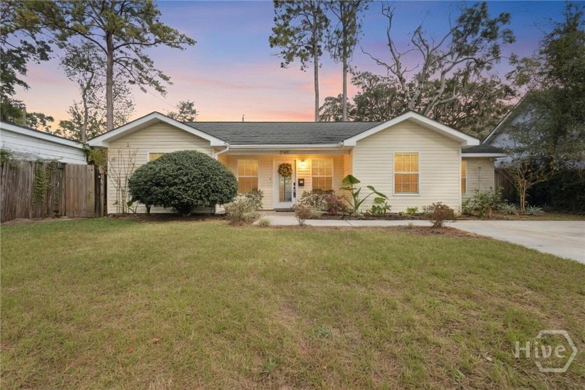 This remodeled 4/2 home and location is close to shopping - Beach Home for sale in Savannah, Georgia on Beachhouse.com