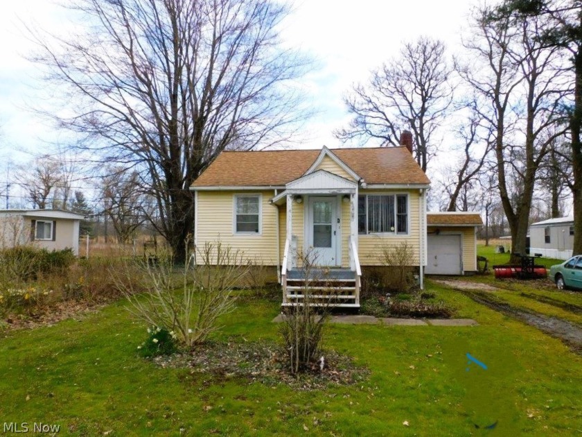 Welcome to your charming retreat nestled in the heart of the - Beach Home for sale in Ashtabula, Ohio on Beachhouse.com