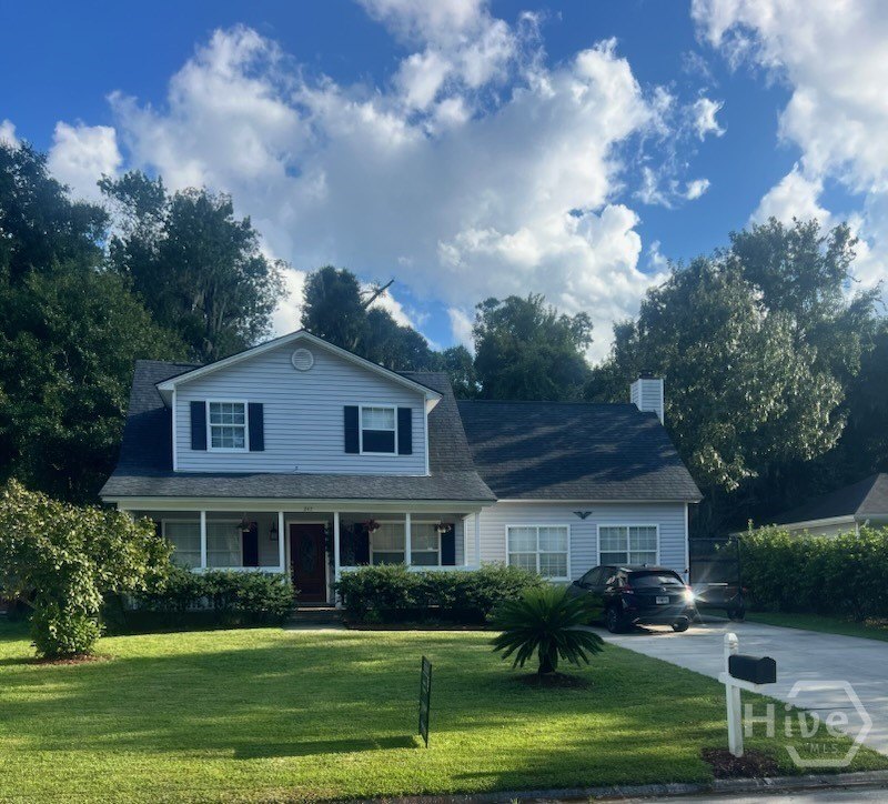 Nicely remodeled Whitemarsh Island home has everything you need - Beach Home for sale in Savannah, Georgia on Beachhouse.com