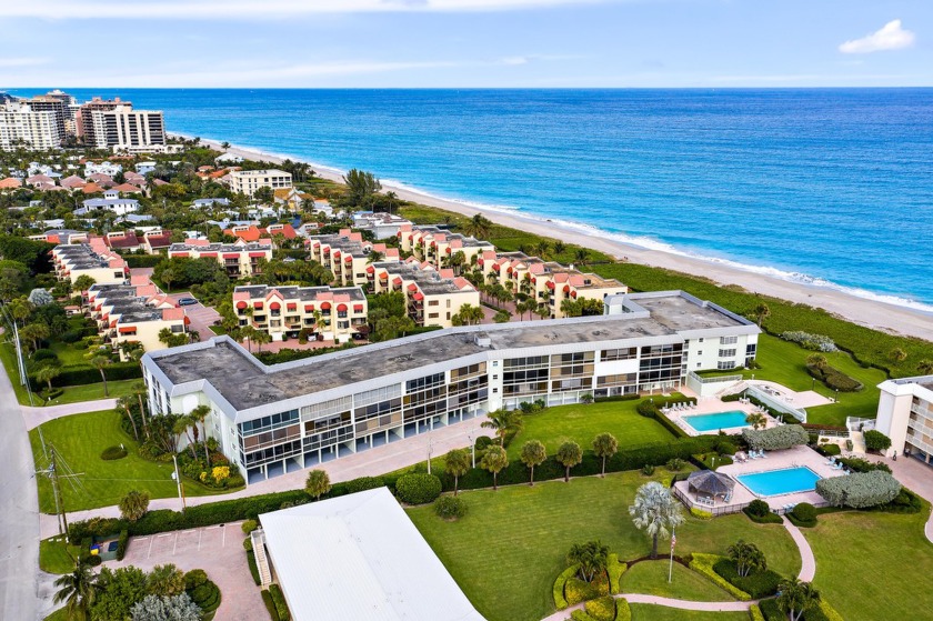 The Barclay community is nestled between the ocean and Pelican - Beach Condo for sale in Juno Beach, Florida on Beachhouse.com