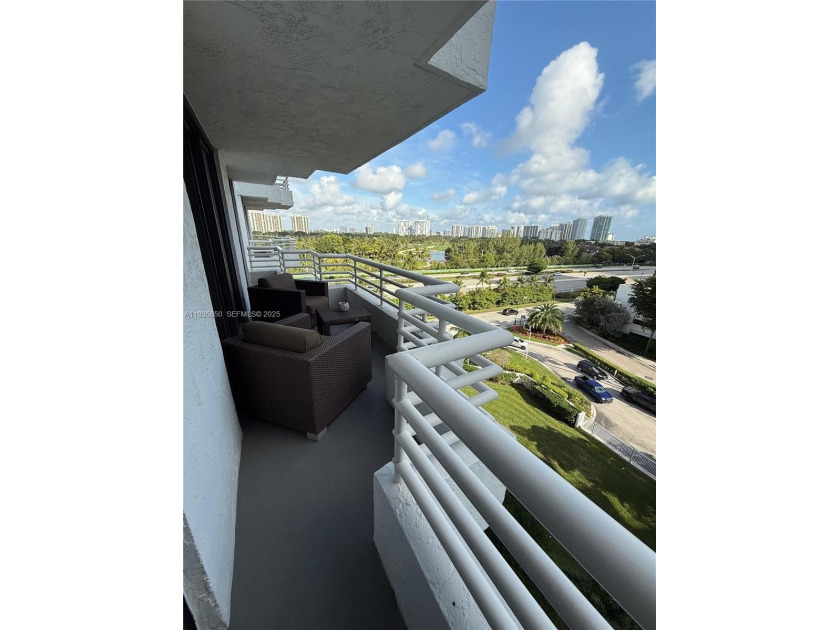 Building offers resort style amenities, such as two pools - Beach Condo for sale in Aventura, Florida on Beachhouse.com