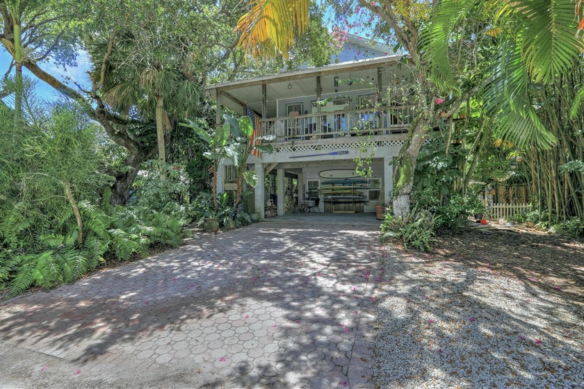 Welcome to your Florida Beach Retreat in Summerplace. This - Beach Home for sale in Vero Beach, Florida on Beachhouse.com