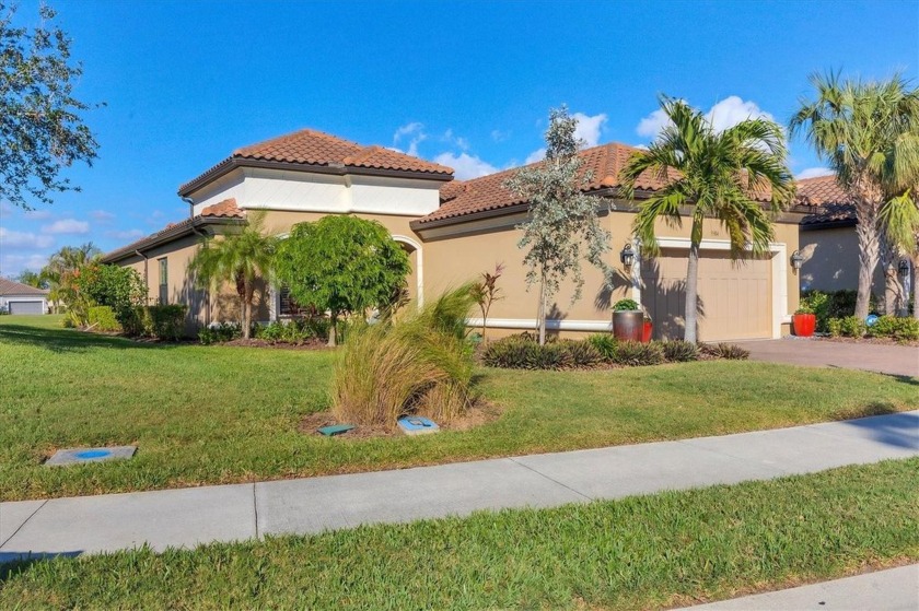 Incredible PREMIUM LAKEFRONT 3 BEDROOM / 3.5 BATH plus - Beach Home for sale in Nokomis, Florida on Beachhouse.com