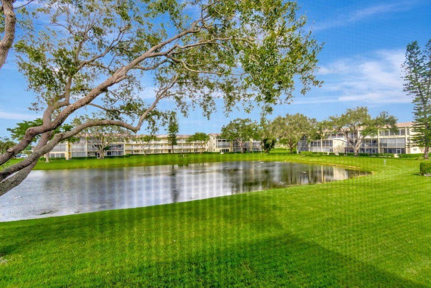 Beautifully appointed Corner unit  with Central AC is offered - Beach Condo for sale in Boca Raton, Florida on Beachhouse.com