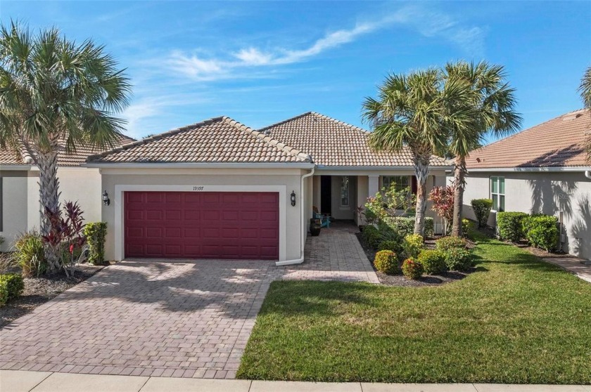 This Surrey Crest Model is highly sought out and move in ready - Beach Home for sale in Venice, Florida on Beachhouse.com