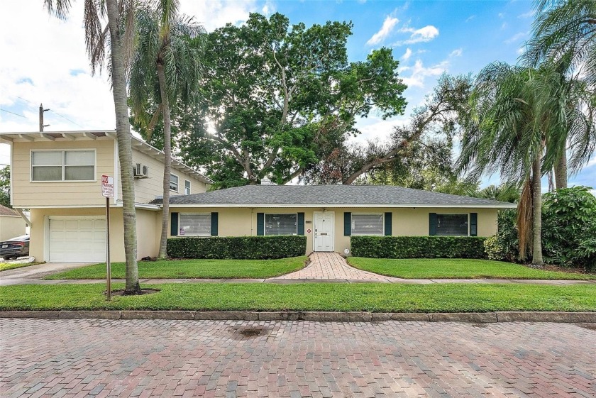 RENOVATED Office with INCOME-GENERATING Rental Apartment in - Beach Commercial for sale in St. Petersburg, Florida on Beachhouse.com
