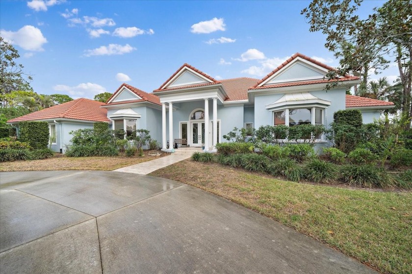 Florida living at its finest! You'll find this lovely home - Beach Home for sale in Osprey, Florida on Beachhouse.com