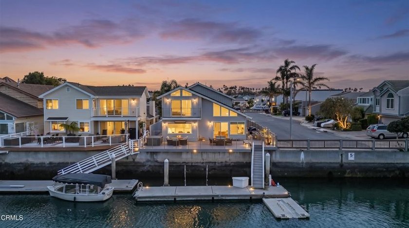 On the west-side of Mandalay Bay's main channel, there are - Beach Home for sale in Oxnard, California on Beachhouse.com
