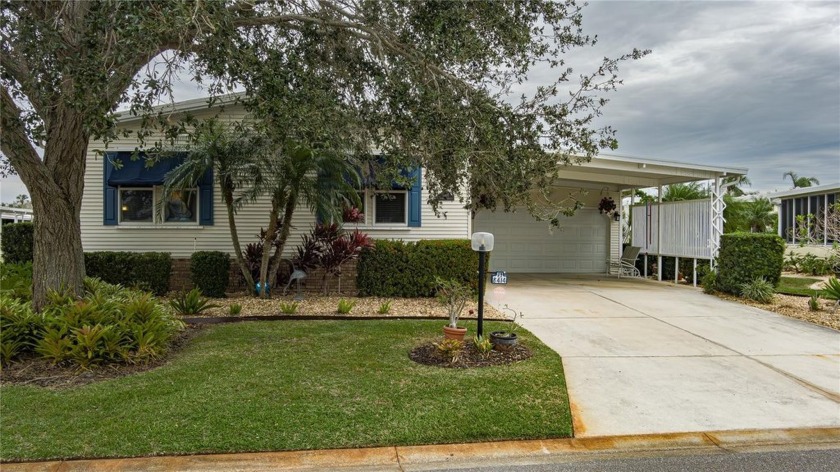 Rare opportunity to own a home with both a 2-car garage and a - Beach Home for sale in Palmetto, Florida on Beachhouse.com