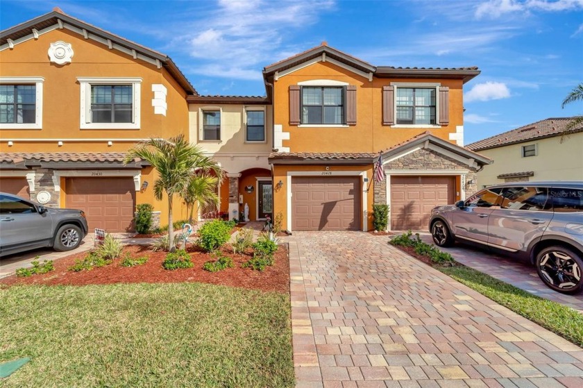 Welcome to this beautifully presented, modern and elegant - Beach Townhome/Townhouse for sale in Venice, Florida on Beachhouse.com