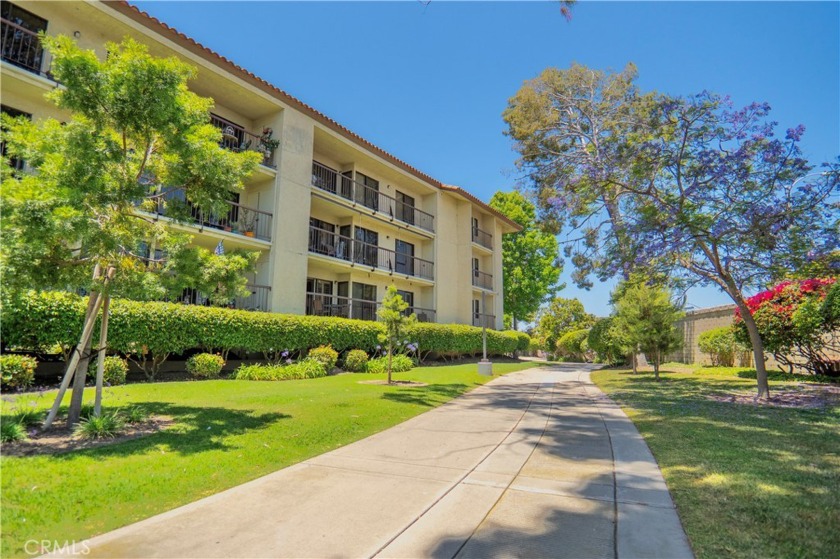 Welcome to your new condo! Set in the beautiful, all-inclusive - Beach Condo for sale in Seal Beach, California on Beachhouse.com