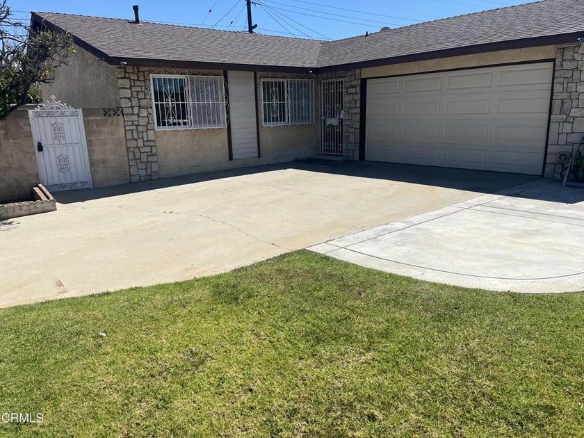 First time ever on the market! This is a rare opportunity to own - Beach Home for sale in Oxnard, California on Beachhouse.com