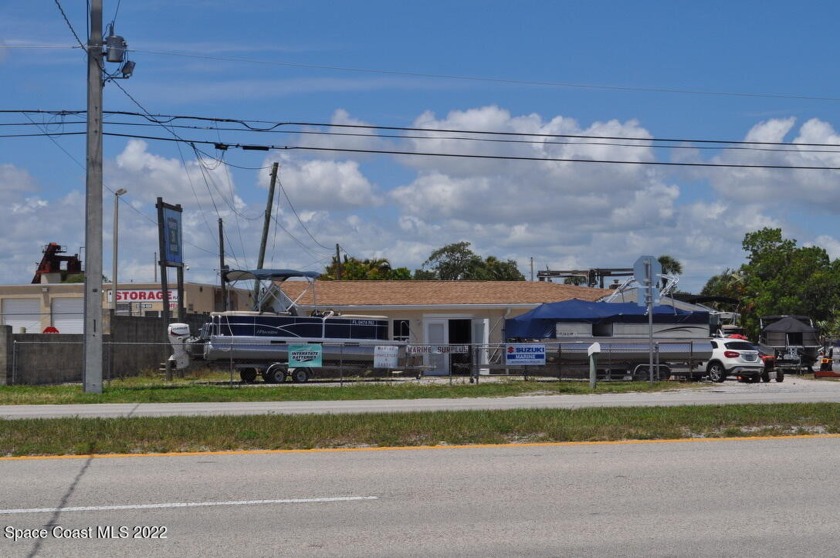 LIVE/WORK on the Indian River and go boating everyday. This - Beach Commercial for sale in Melbourne Beach, Florida on Beachhouse.com
