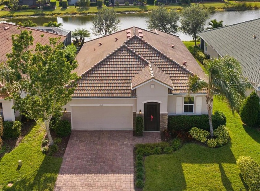 PRICE IMPROVEMENT! MOTIVATED SELLERS...They just MOVED a few - Beach Home for sale in Venice, Florida on Beachhouse.com