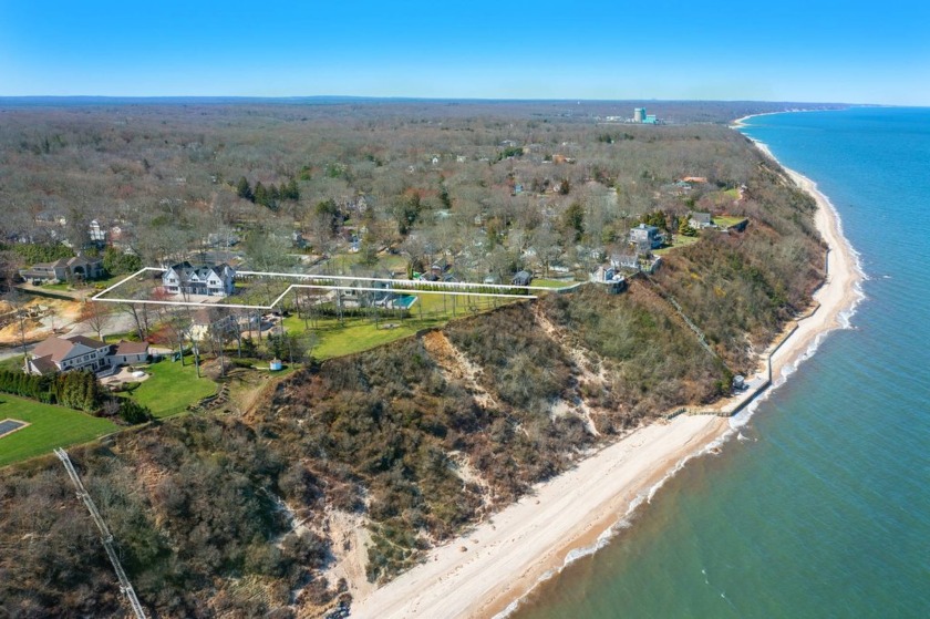 Welcome to 110 Crescent Court, a newly built masterpiece that - Beach Home for sale in Wading River, New York on Beachhouse.com