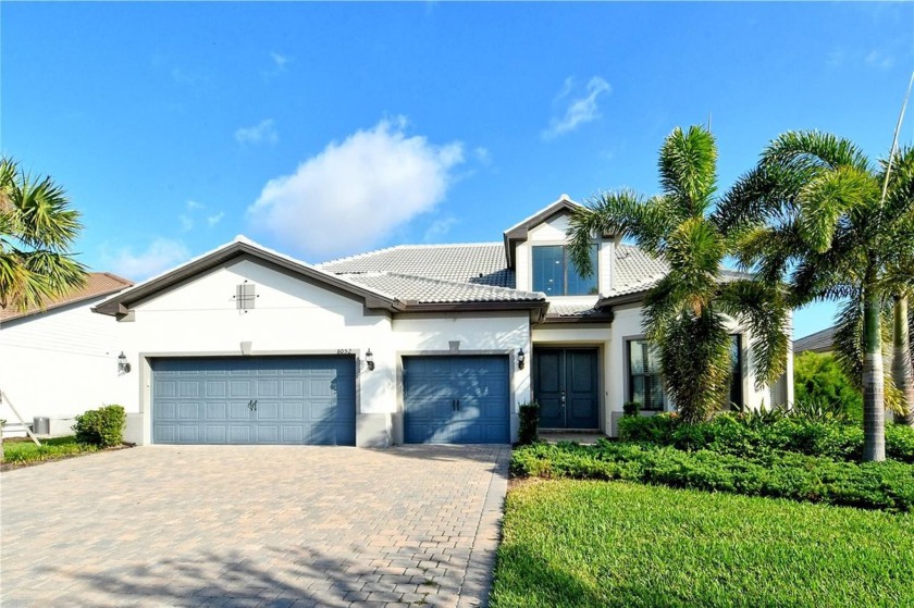 Expansive residence in Shoreview neighborhood in the Waterside - Beach Home for sale in Sarasota, Florida on Beachhouse.com