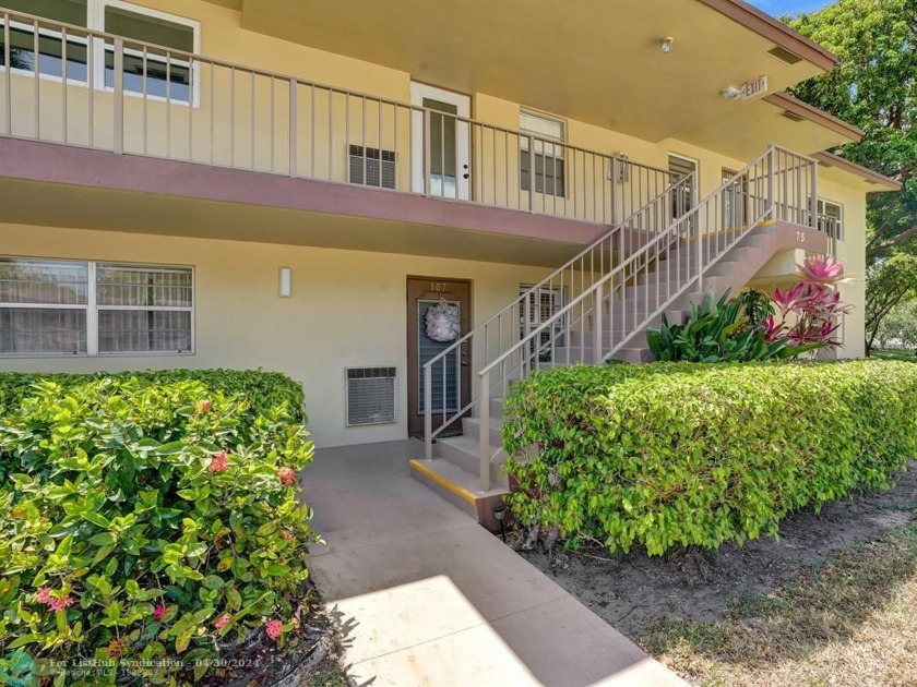 FIRST FLOOR*WATER FRONT*UPDATED UNIT!!! Welcome to Oriole - Beach Condo for sale in Margate, Florida on Beachhouse.com