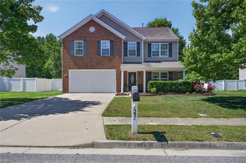 Welcome to 1251 Veranda Way! This beautiful home features 2492 - Beach Home for sale in Chesapeake, Virginia on Beachhouse.com