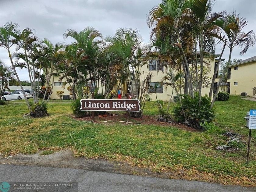 Welcome to this spacious and inviting 2-bedroom, 2-bathroom - Beach Condo for sale in Delray Beach, Florida on Beachhouse.com