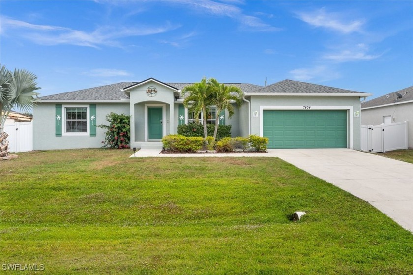Welcome to your slice of Florida paradise! This charming - Beach Home for sale in Englewood, Florida on Beachhouse.com