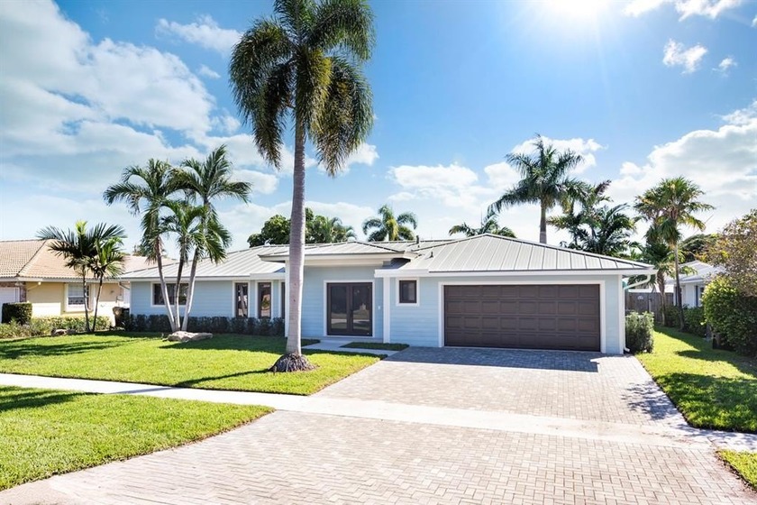 !Exquisite coastal-themed 4-bed, 3.5-bath fully reconstructed - Beach Home for sale in Lighthouse Point, Florida on Beachhouse.com