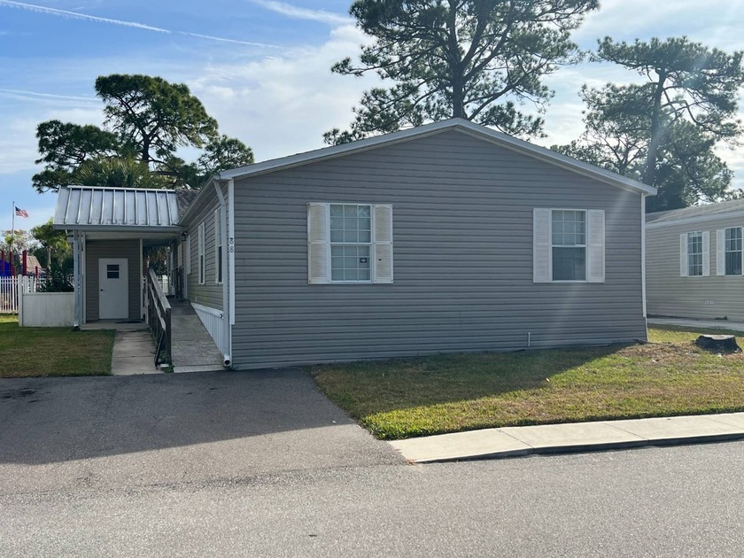 REDUCED1 ALL AGES PARK! Looking for more room for your growing - Beach Home for sale in Port Orange, Florida on Beachhouse.com