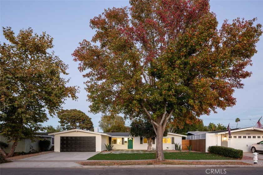 This beautifully upgraded and professionally designed modern - Beach Home for sale in Costa Mesa, California on Beachhouse.com