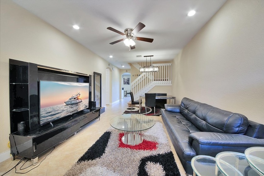 Spacious and serene 3-bedroom townhouse with beautiful lake - Beach Townhome/Townhouse for sale in Boynton Beach, Florida on Beachhouse.com