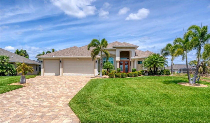This home was built to entertain! Gorgeous, professionally - Beach Home for sale in Rotonda West, Florida on Beachhouse.com