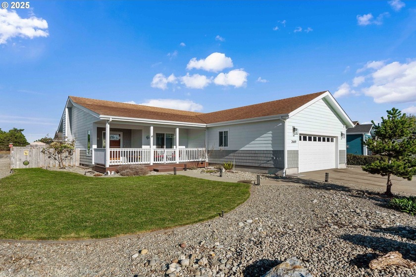 Exceptionally maintained single-level home in Bandon's Ocean - Beach Home for sale in Bandon, Oregon on Beachhouse.com