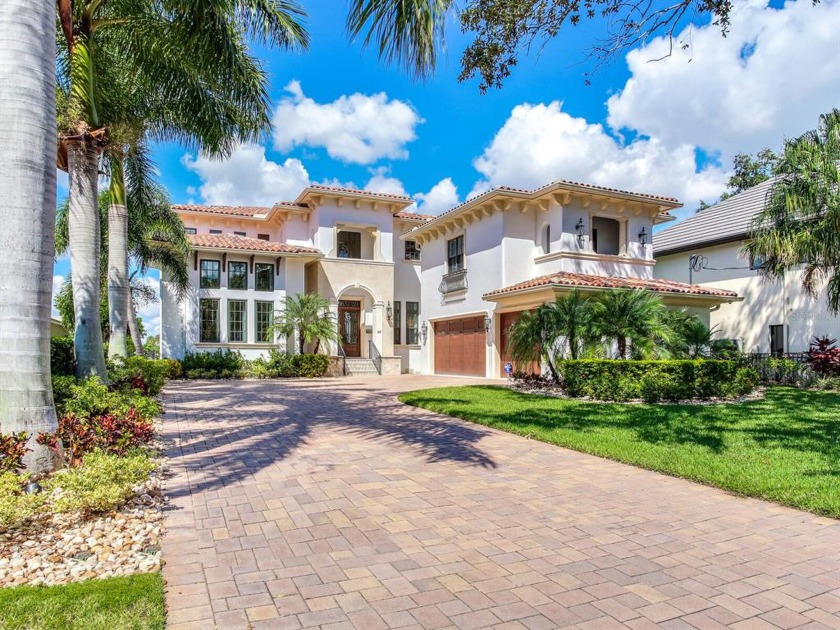 Located on the Davis Islands, this 6 Bedroom custom contemporary - Beach Home for sale in Tampa, Florida on Beachhouse.com