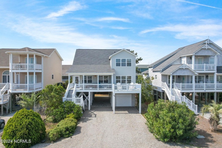 Welcome to the ever-popular Summer Place and 60 Private Drive! - Beach Home for sale in Ocean Isle Beach, North Carolina on Beachhouse.com