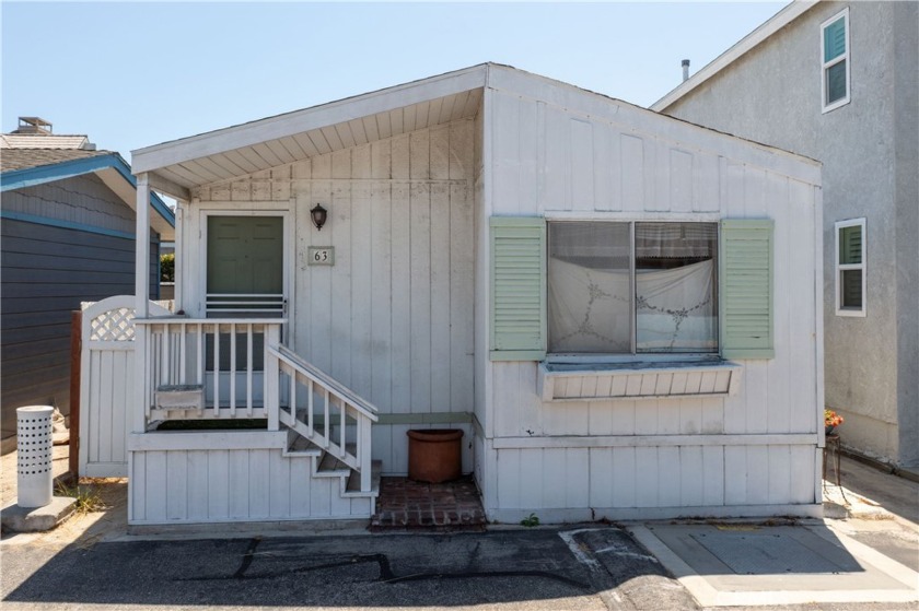 This property offers an unparalleled opportunity to remodel or - Beach Home for sale in Seal Beach, California on Beachhouse.com