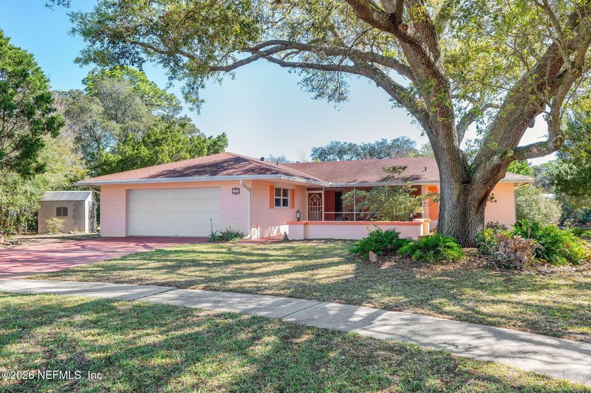 Welcome to this classic concrete block 3-bedroom, 2-bath home in - Beach Home for sale in St Augustine, Florida on Beachhouse.com