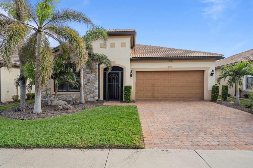 Welcome to 13807 Karina St., a beautiful 2-bedroom, 2-bathroom - Beach Home for sale in Venice, Florida on Beachhouse.com