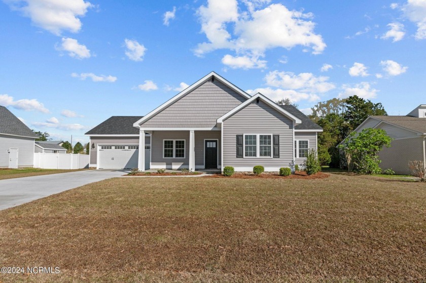New construction in beautiful Lake Clermont. This home features - Beach Home for sale in New Bern, North Carolina on Beachhouse.com