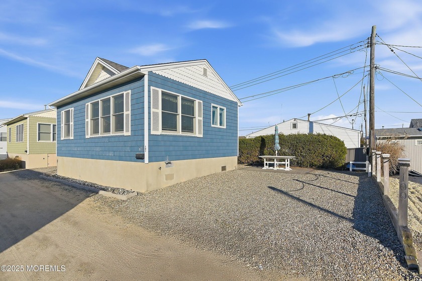 Yes, you will own the land too! Easy summer living starts here - Beach Home for sale in Lavallette, New Jersey on Beachhouse.com