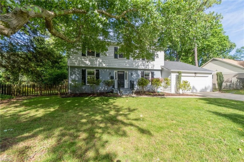 Gorgeous, fully updated colonial home in park-like setting - Beach Home for sale in Newport News, Virginia on Beachhouse.com