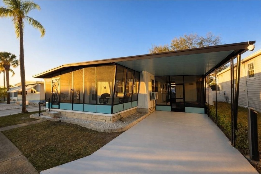 Welcome to Harbor Lights, St. Petersburg's premier waterfront - Beach Home for sale in St. Petersburg, Florida on Beachhouse.com