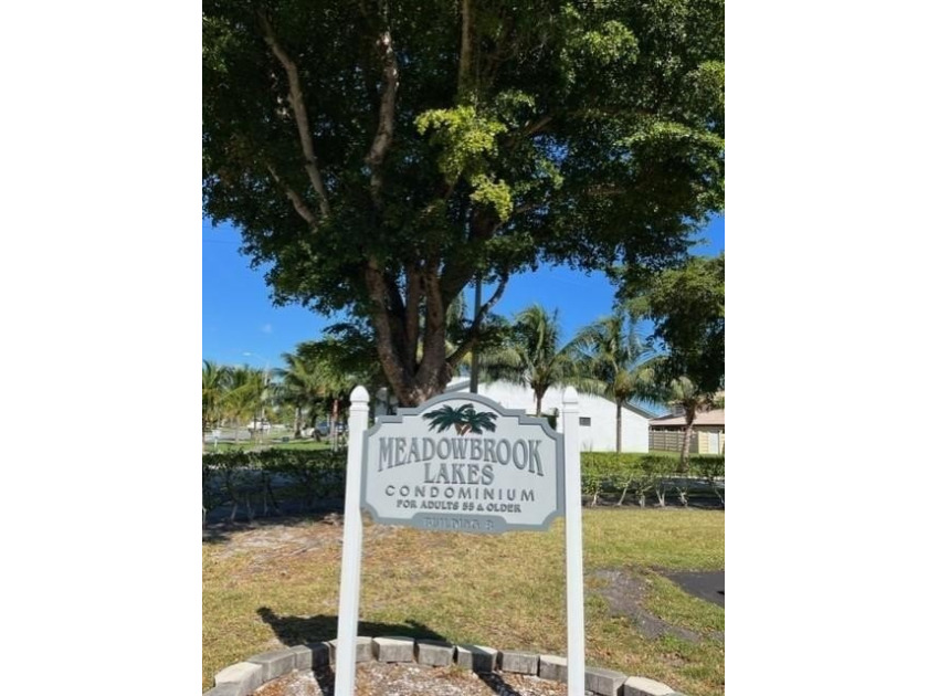 SPACIOUS FURNISHED ONE BEDROOM/1.5 BATH UNIT OVERLOOKING POOL & - Beach Condo for sale in Dania, Florida on Beachhouse.com