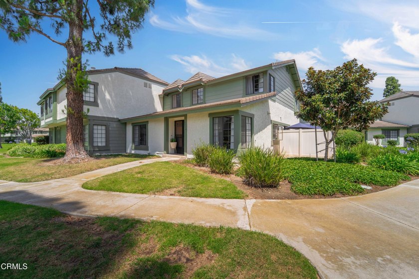 Spacious and beautifully updated end-unit located in the highly - Beach Condo for sale in Oxnard, California on Beachhouse.com